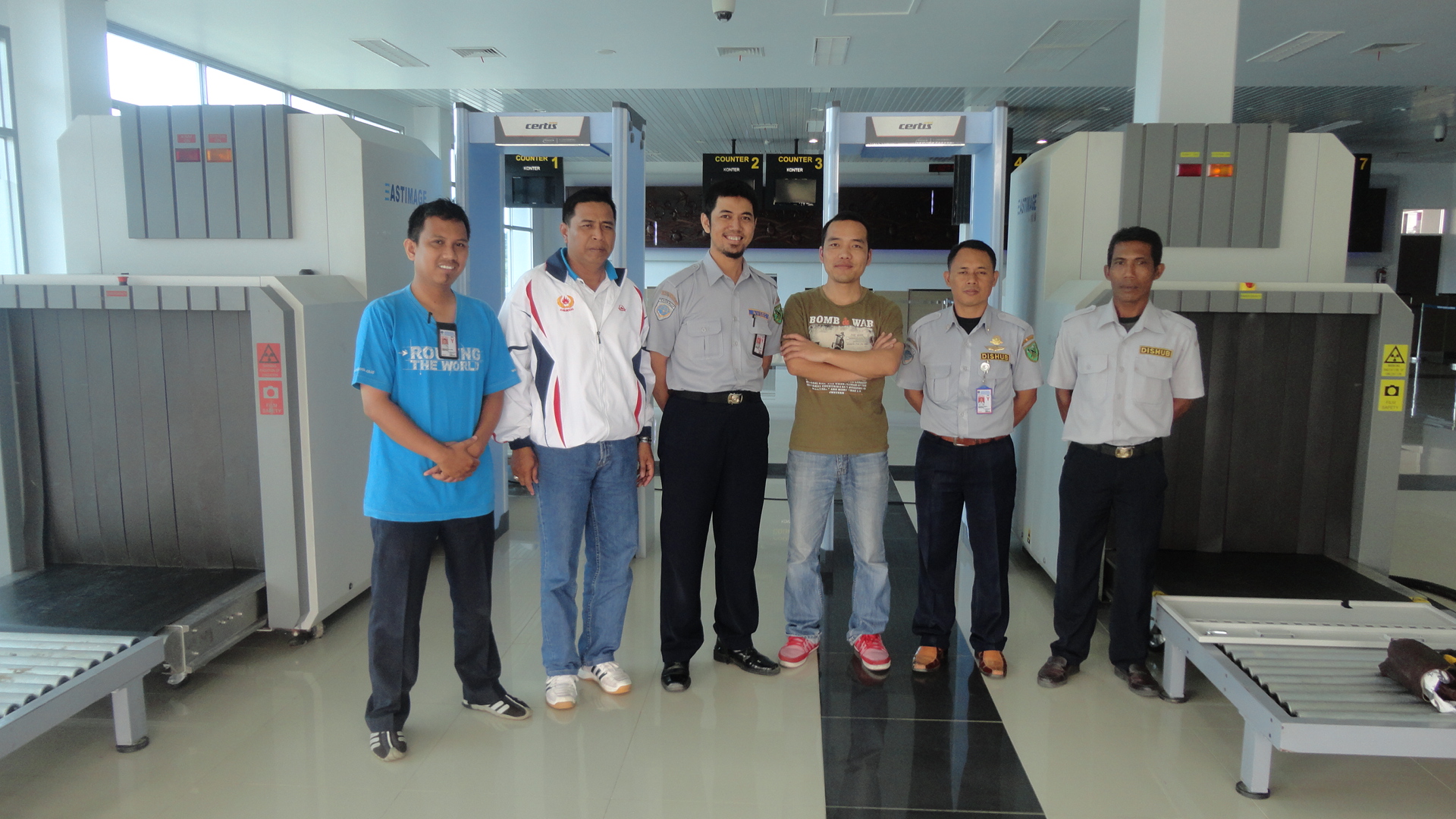 Mesin sinar-X di bandara Indonesia 2